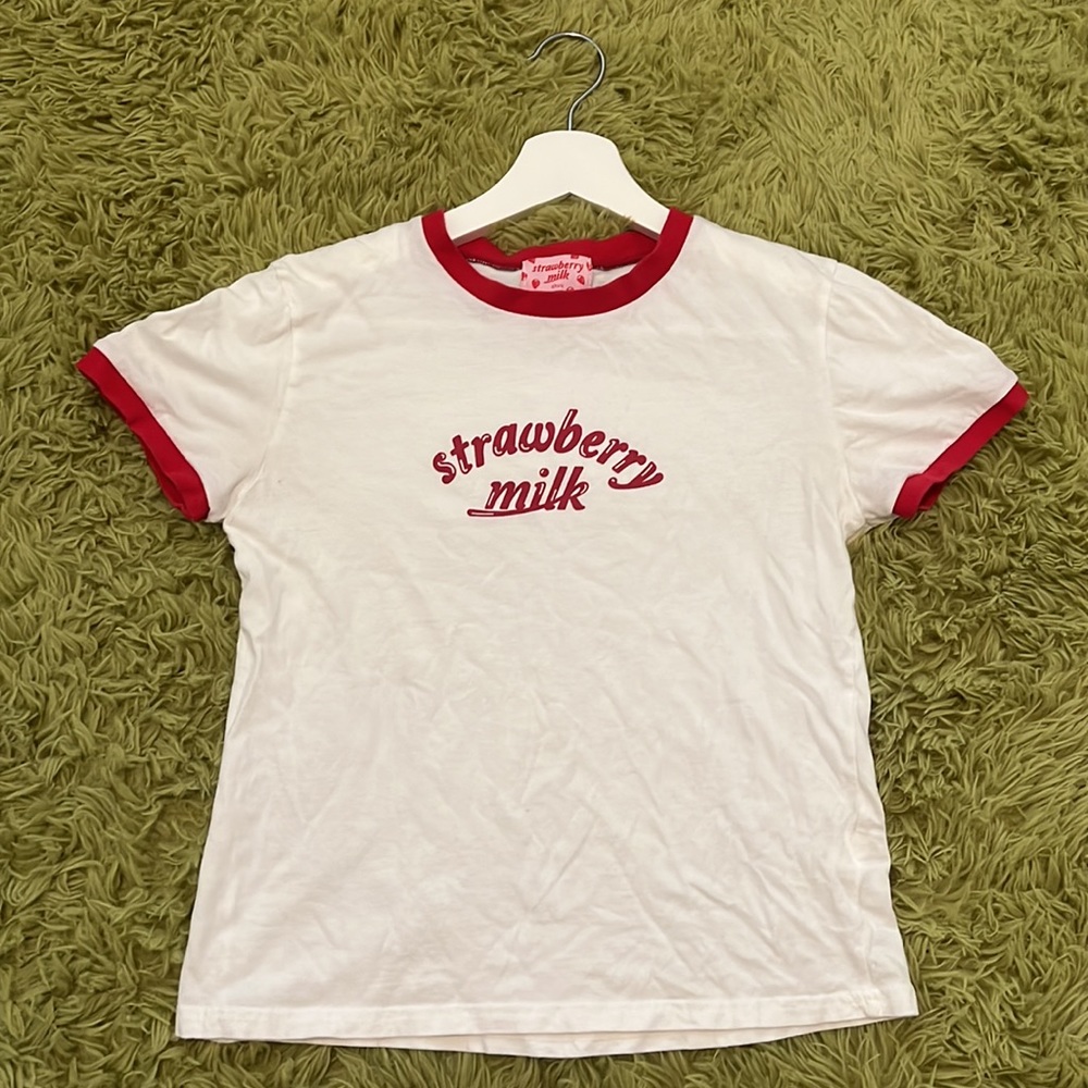 Chuu Strawberry Milk T-Shirt 🍓